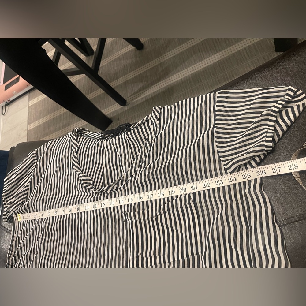 Reformation 100% silk striped cropped blouse with front oversized pocket M - Picture 7 of 7